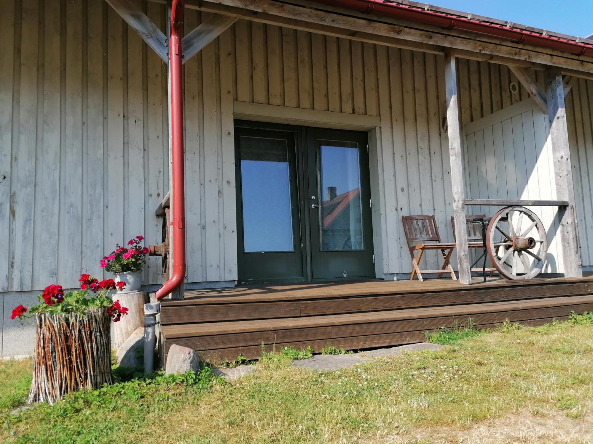 Piibelehe Guest Accommodation Kuressaare Exterior foto