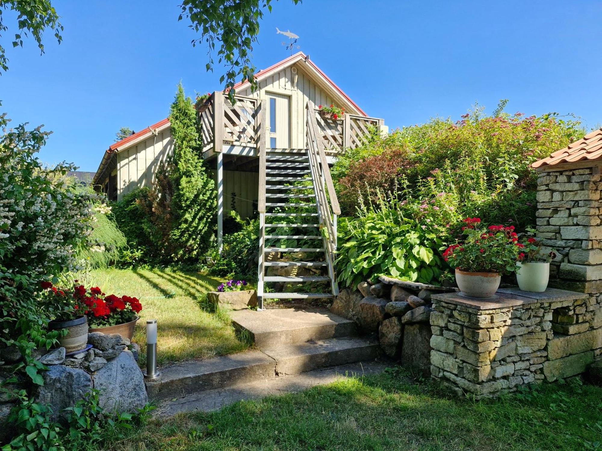 Piibelehe Guest Accommodation Kuressaare Exterior foto