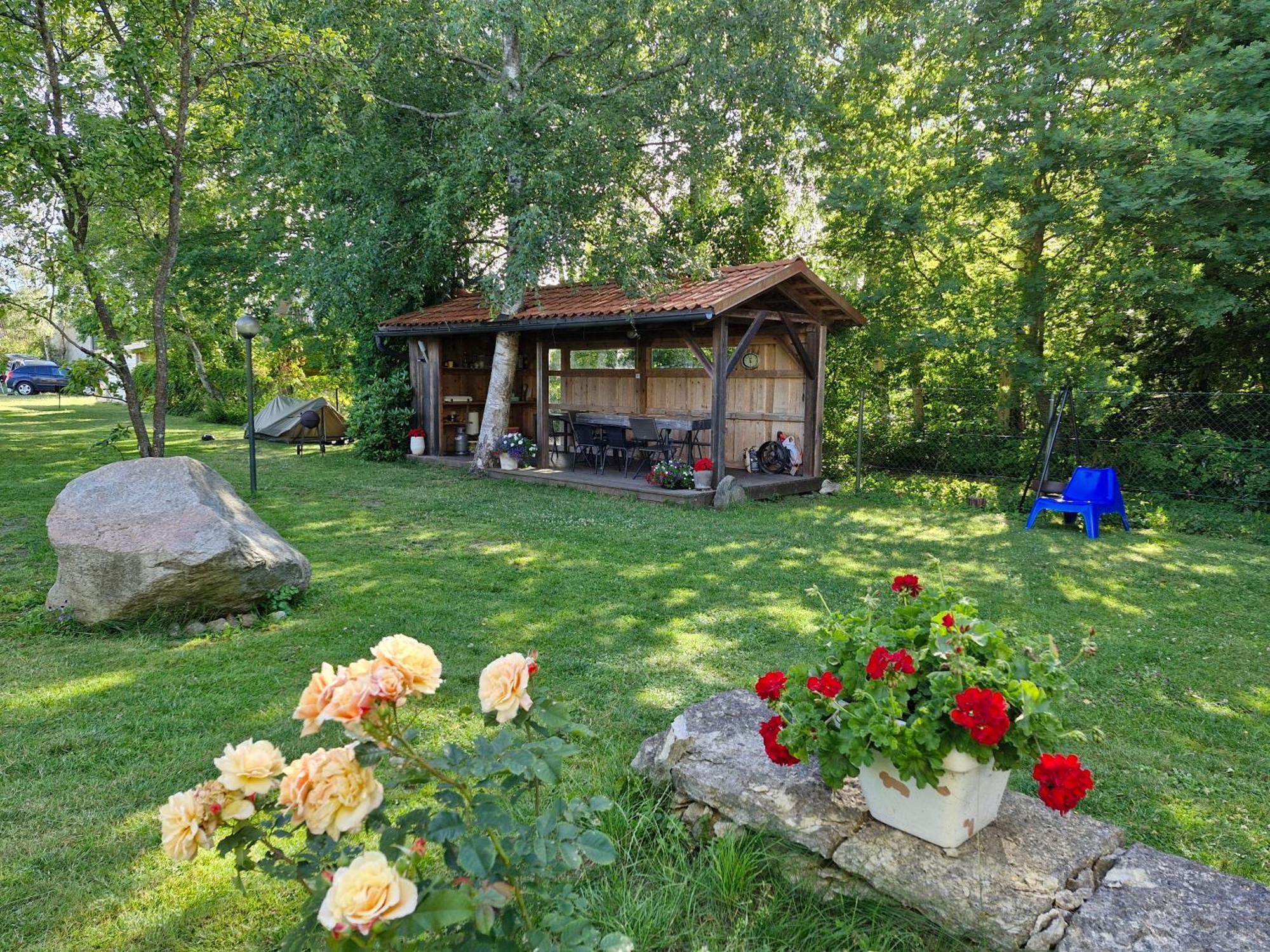 Piibelehe Guest Accommodation Kuressaare Exterior foto